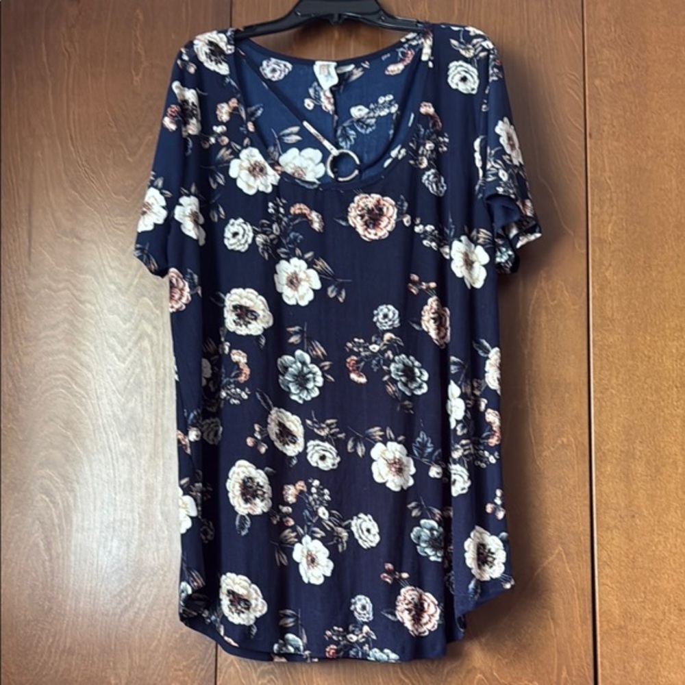 Pretty Girl NWT 1X Hersey Knit Floral Navy Women's Top